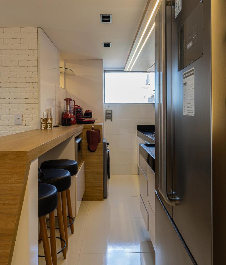 Kalug: Beachfront With Ocean Views And High-speed Wi-fi Apartment *