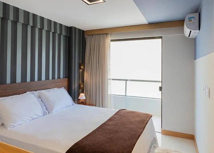 Kalug - VISTA MAR, dois quartos CASAL, suíte com SMART TV, academia e WI-FI 350mbps na Praia dos Milionários